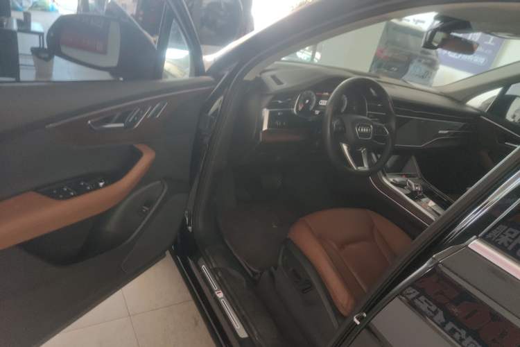 Used Audi Q7 2023 45 TFSI quattro S line Sport model
