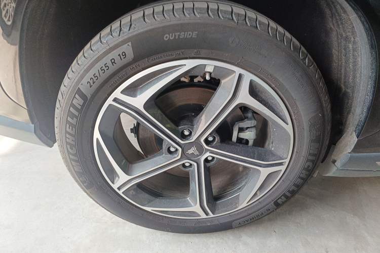 Used NETA L 2024 Range-Extended 220 Luxury Edition
