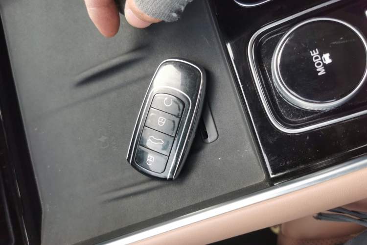 Used Chery Tiggo 8 L 2024 2.0T Two-Wheel Drive Prestige Version 5 Seats