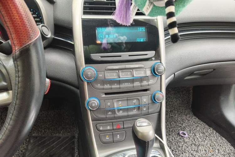 Used Chevrolet Malibu 2013 1.6T Automatic Comfort Edition Audio And AC Panel