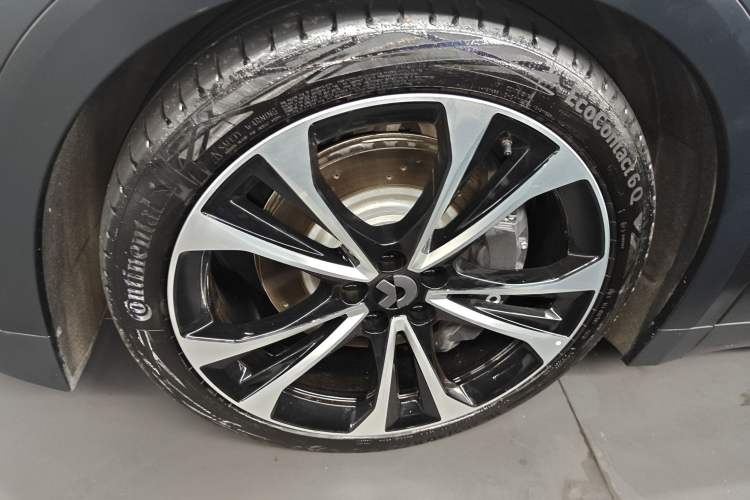 Used Nio ES8 2023 75 kWh Executive Edition Left Front Wheel Hub