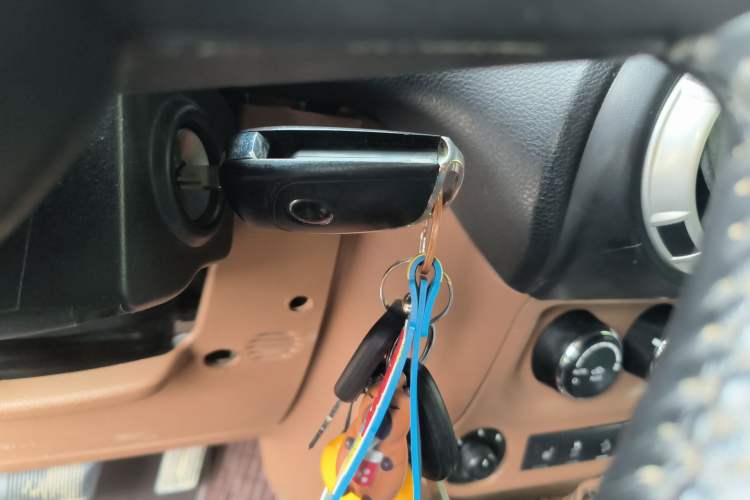 Used Jeep Wrangler 2012 3.6L Sahara Four-Door Edition Vehicle Key