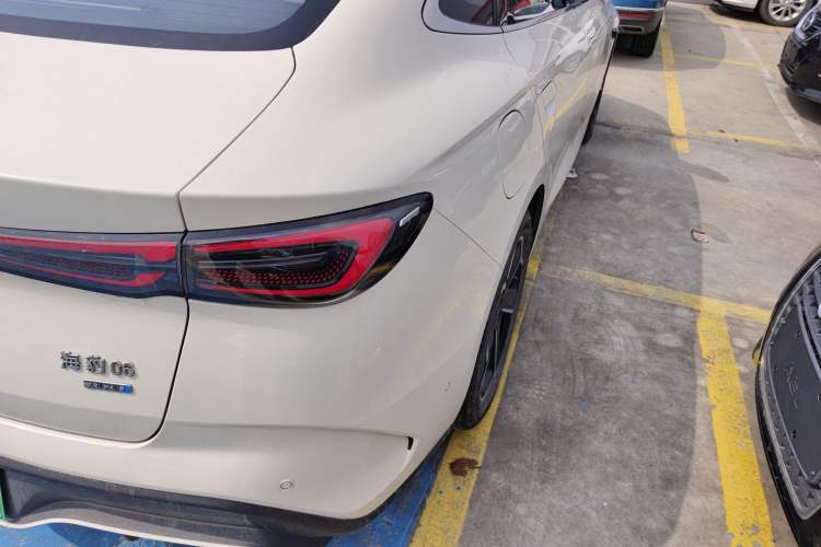 Used BYD Seal 06 New Energy 2025 DM-i Intelligent Drive 120KM Flagship Model Exterior 3