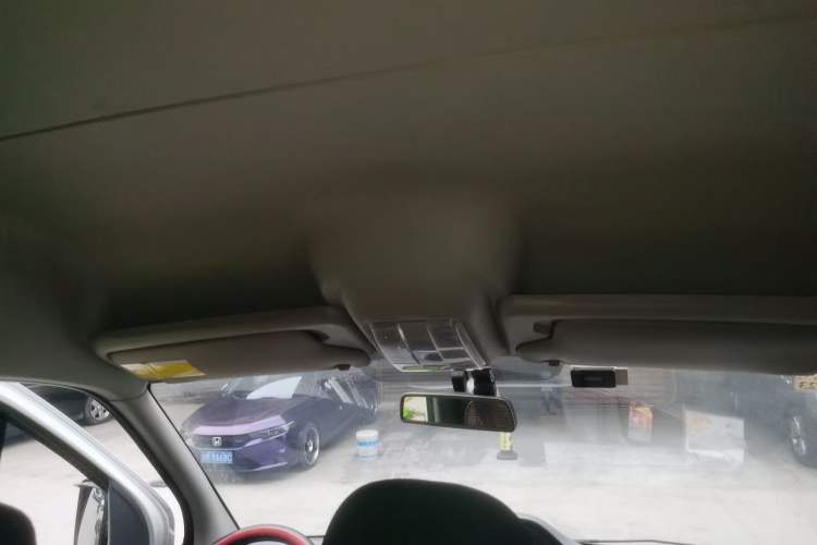 Used SAIC MAXUS Xintu V80 2021 2.0T Manual Classic Aoyuntong Short Wheelbase Mid-Roof 5/6-Seater