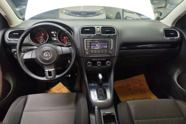 Used Volkswagen Golf 2012 1.6L Automatic Comfort Model Audio And AC Panel