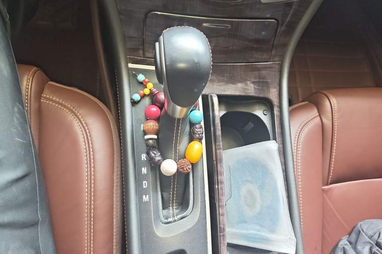 Used Buick LaCrosse 2013 2.4L SIDI Elite Comfort Version Gear Lever