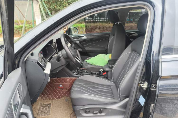 Used Volkswagen Tiguan L 2023 Restyled 330TSI Automatic Two-Wheel Drive R-Line Enhanced Comfort Version
