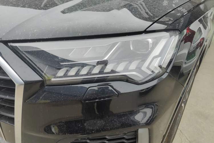 Used Audi Q7 2023 55 TFSI quattro S line Sport Edition Left Front Headlight
