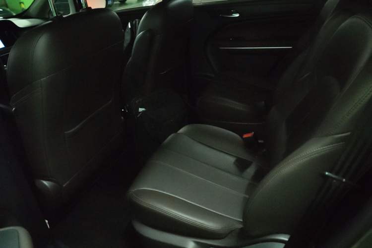 Used GAC Trumpchi M6 2019 270T DCT Luxury Edition (7-seater) China VI Left Rear Seat