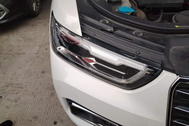 Used Haval H6 2019 1.5 GDIT Automatic Luxury Smart Connect Version China VI Standard Right Front Headlight