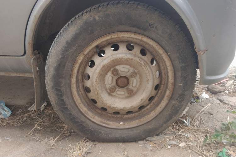 Used Dongfeng Xiaokang K07 2006 1.0L Base Version AF10-06 Right Front Wheel Hub