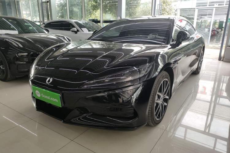 Used Denza Z9 2024 630 km All-Wheel Drive Max Version