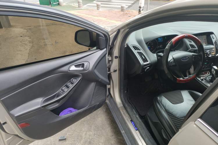 Used Ford Focus 2017 Hatchback EcoBoost 125 Automatic - Ultra-Powerful Style Edition with Smart Drive Features