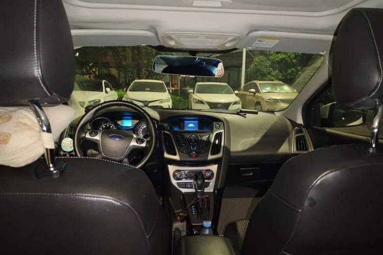 Used Ford Focus 2012 Sedan 1.6L Automatic Fashion Edition