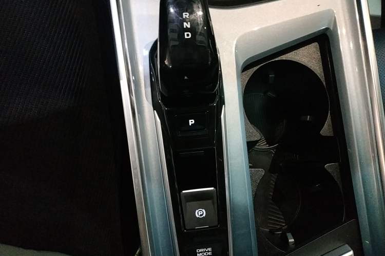 Used Geely Auto Jiajie 2023 Geely Jiaji L 1.5TD DCT Luxury Model
