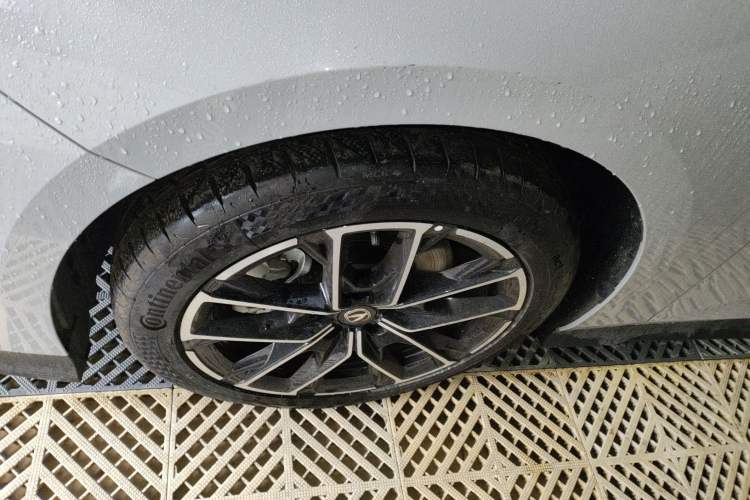 Used CHANGAN UNI-V iDD 2024 Blue Whale Smart Electric iDD 136km Luxury Model Exterior 7