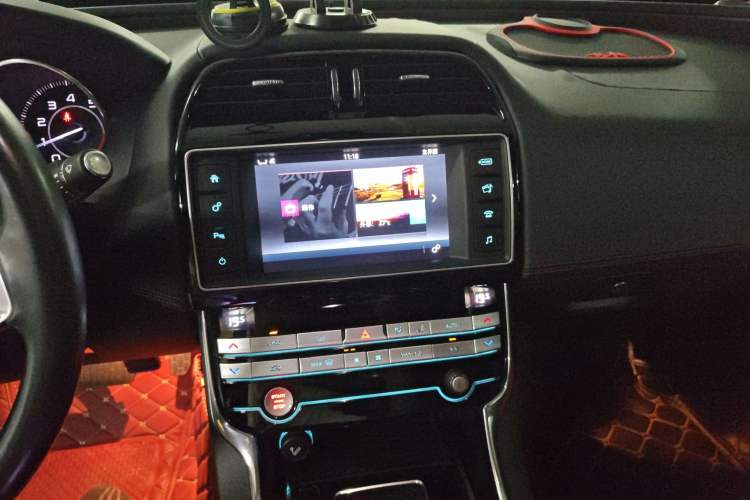 Used Jaguar XE 2015 2.0T 200 PS R-Sport Audio And AC Panel