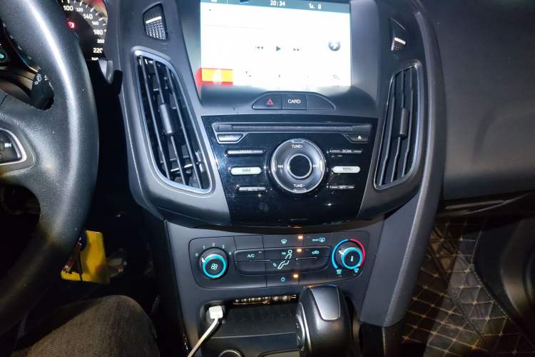 Used Ford Focus 2018 Sedan Classic 1.6L Automatic Trendy SmartDrive Edition
