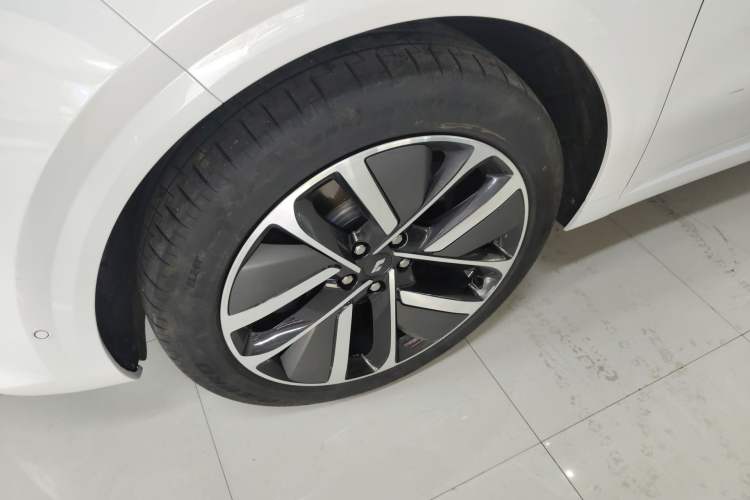 Used Li Auto L6 2024 Pro Model Left Front Wheel Hub