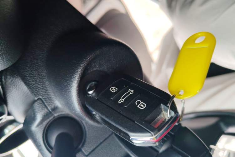 Used Peugeot 3008 2015 2.0L Manual Classic Edition Interior 1