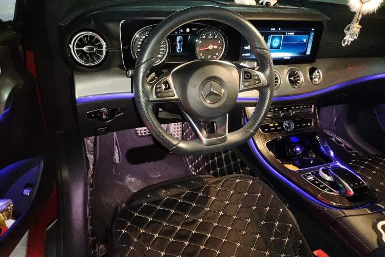 Used Mercedes-Benz E-Class 2017 E 200 4MATIC Coupe Steering Wheel