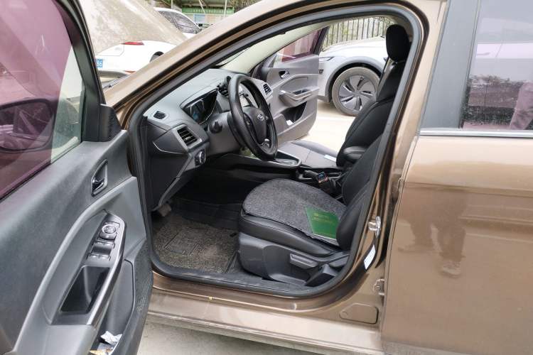 Used Ford Escort 2015 1.5L Automatic Fashion Model Left Front Seat