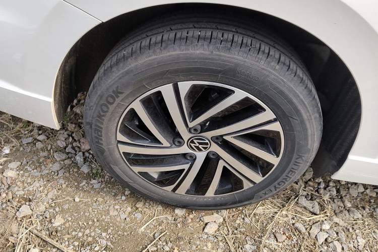 Used Volkswagen Lavida 2022 280TSI DSG Comfort Edition Right Rear Wheel Hub