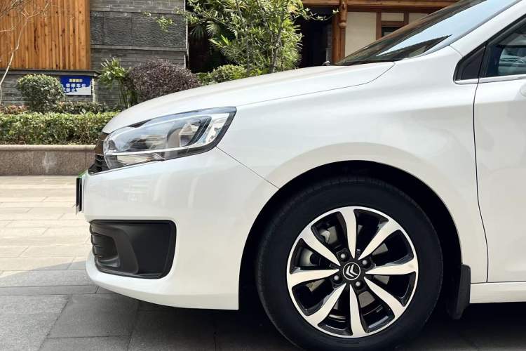 Used Citroen C4 Sega 2018 1.6L Automatic Luxury Model Left Front Wheel Hub