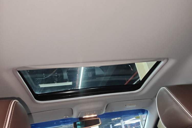 Used Buick GL8 2023 Land Executive Class 652T Luxury Model
