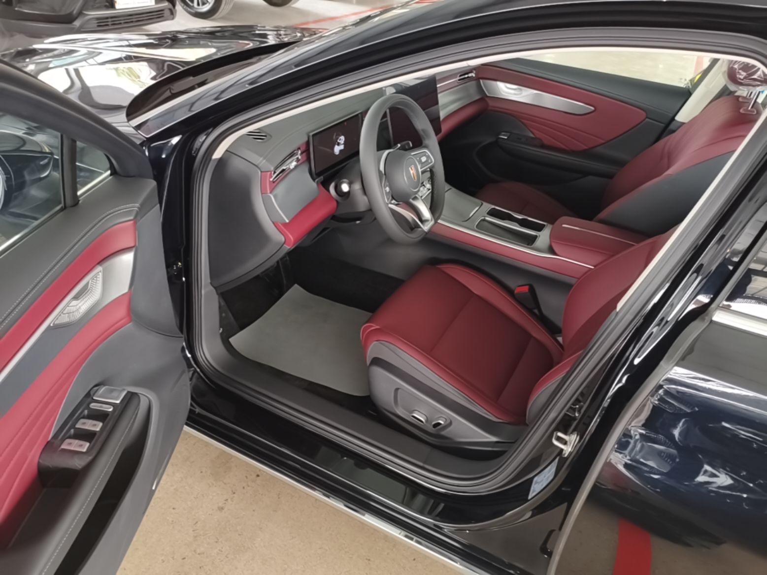 Hongqi H5 2026 Model 1.5T DCT Qi Yun Pro Edition — снимка 18