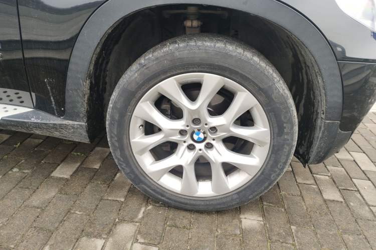 Used BMW X5 2011 xDrive35i Luxury Model
