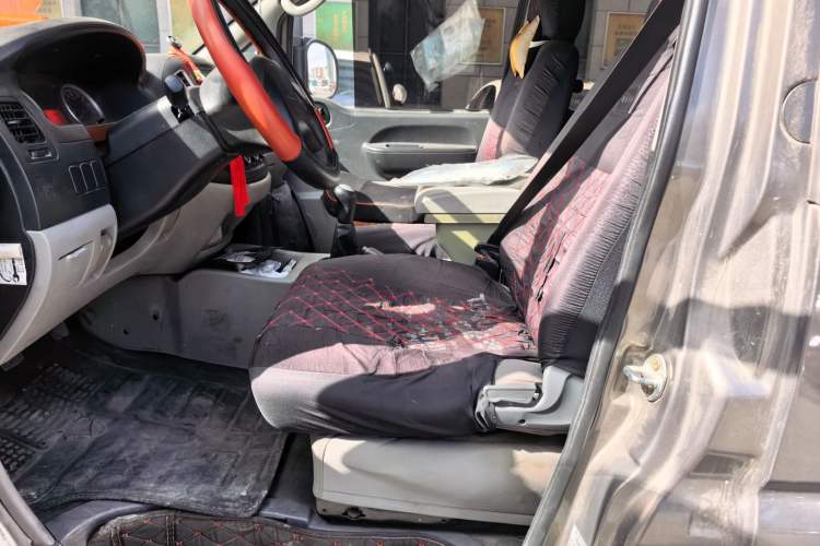 Used FORTHING Lingzhi 2016 V3 1.5L 7-Seater Standard Model China V Emission Standard Left Front Seat