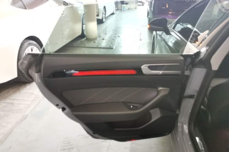 Used Volkswagen FAW-Volkswagen CC 2023 380TSI Striking Edition
