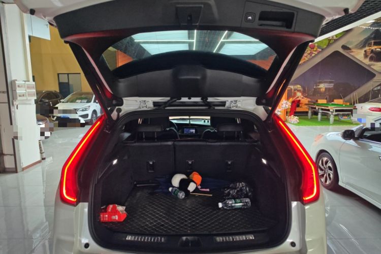 Used Cadillac XT4 2021 28T Two-Wheel Drive Leading Version
