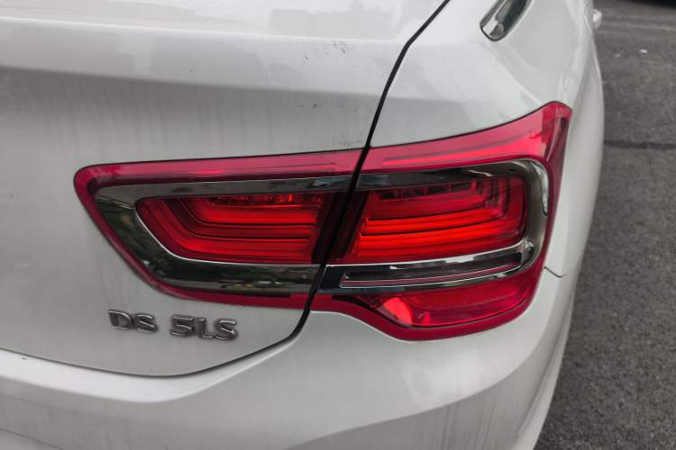 Used DS 5LS 2016 1.6T Comfort Edition THP160 Right Rear Taillight