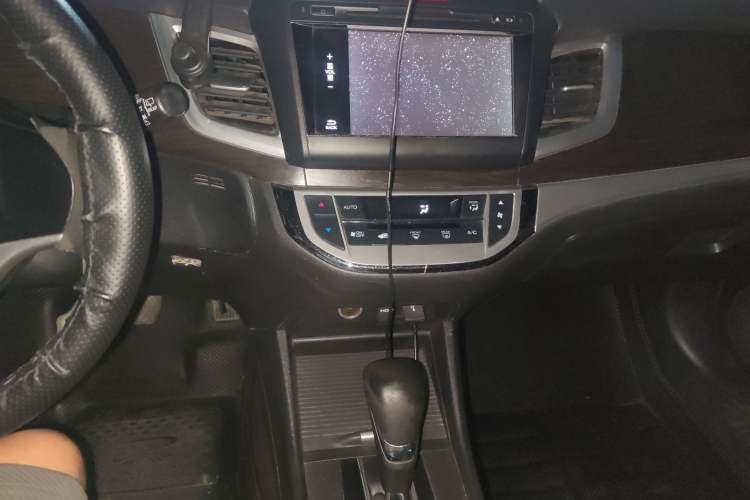 Used Honda Jade 2013 1.8L automatic Comfort version 5 seats