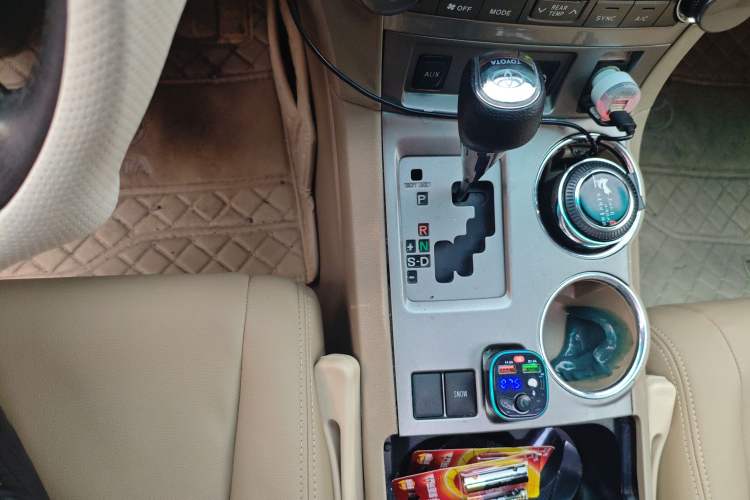 Used Toyota Highlander 2012 2.7L Two-Wheel Drive 7-Seater Luxury Edition
