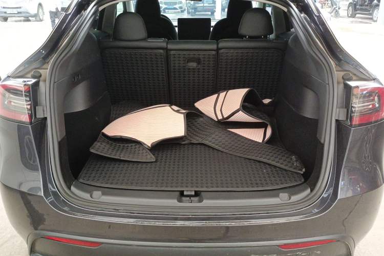 Used Tesla Model Y 2024 Rear-Wheel-Drive Version
