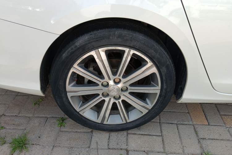 Used Peugeot 408 2016 1.6T Automatic Luxury Edition Right Rear Wheel Hub