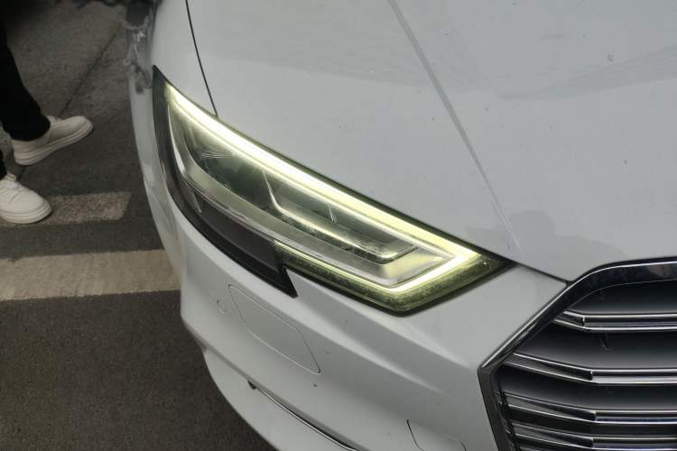 Used Audi A3 2020 Limousine 35 TFSI Fashion Edition China VI Emission Standard Right Front Headlight