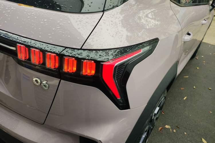 Used Lynk & Co 06 2021 1.5T Shero Pink Special Edition