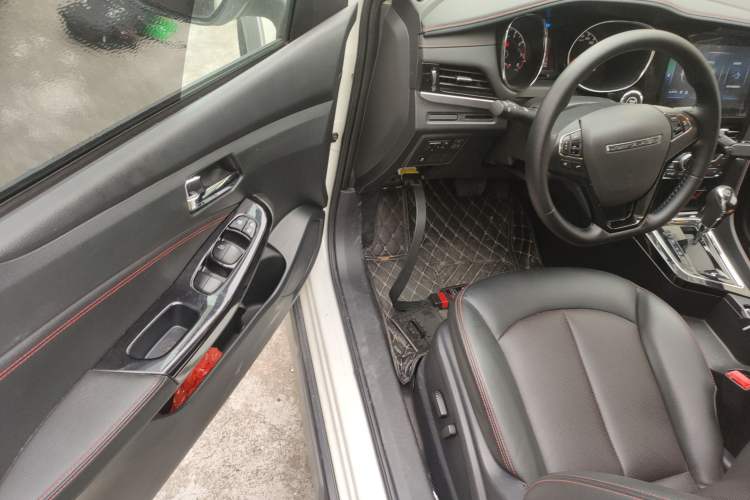 Used Venucia T70 2020 2.0L CVT Elite Edition China VI Standard
