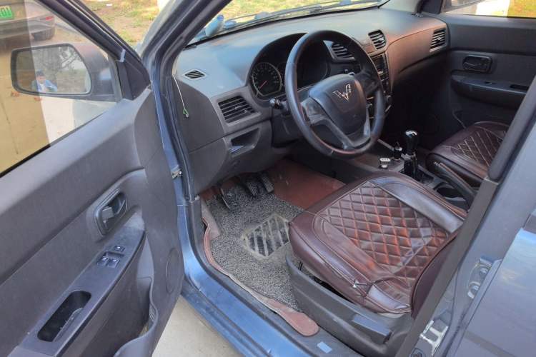 Used Wuling Hongguang 2014 1.2L Base Model China IV Driver Seat