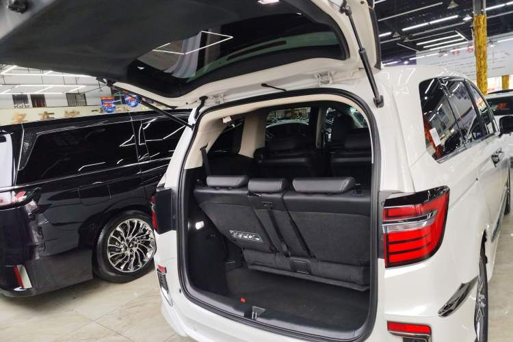 Used Honda Elysion 2019 2.0L Hybrid Luxury Edition
