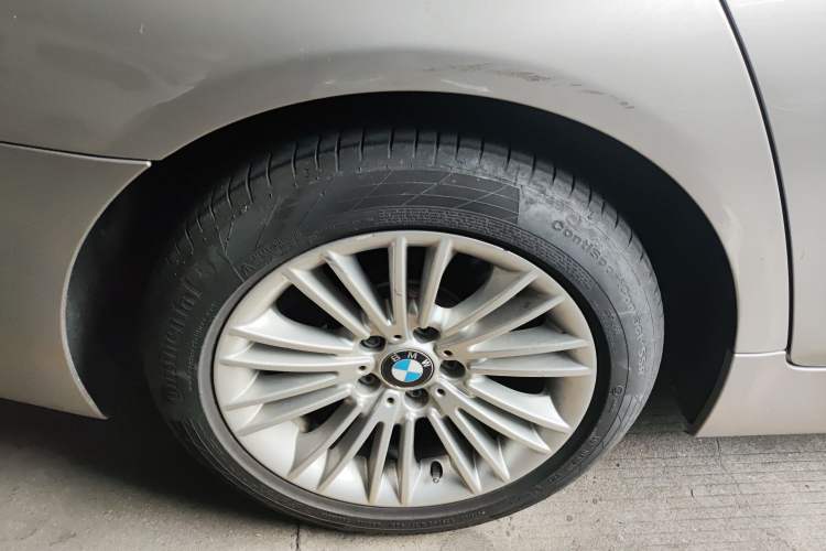 Used BMW 5 Series 2014 525Li Leading Model
