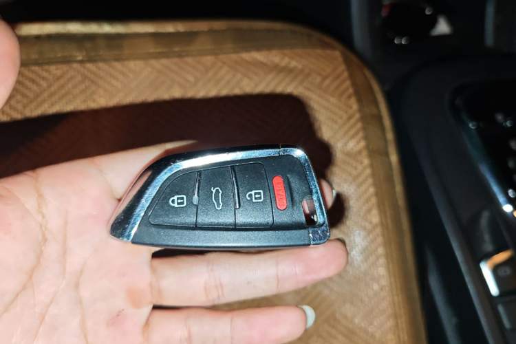 Used BYD S7 2015 2.0T Automatic Prestige Model