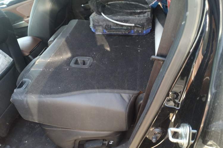 Used GAC Trumpchi GS8 2017 320T Two-Wheel Drive Luxury Smart Connectivity Version (7 Seats)
