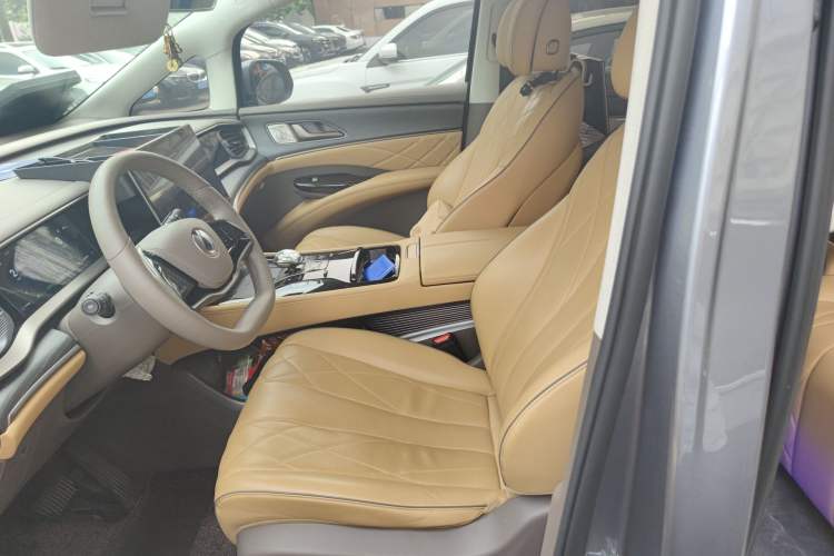 Used Denza D9 2022 DM-i 970 Four-Wheel Drive Prestige Model Left Front Seat