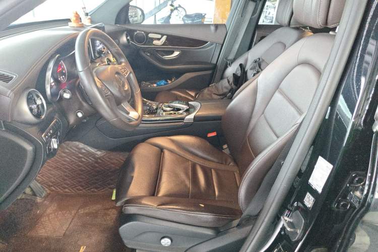 Used Mercedes-Benz GLC 2017 GLC 260 4MATIC Luxury Model