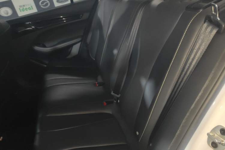 Used Roewe i5 2021 1.5L CVT Diamond Edition Left Rear Seat